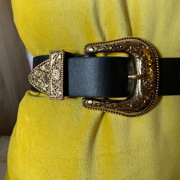 B Low the Belt - Picture 2 of 3